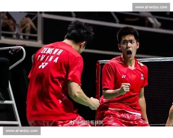 羽毛球赛场上的激烈对决与运动员的超凡表现展现竞技精神与团队合作之美